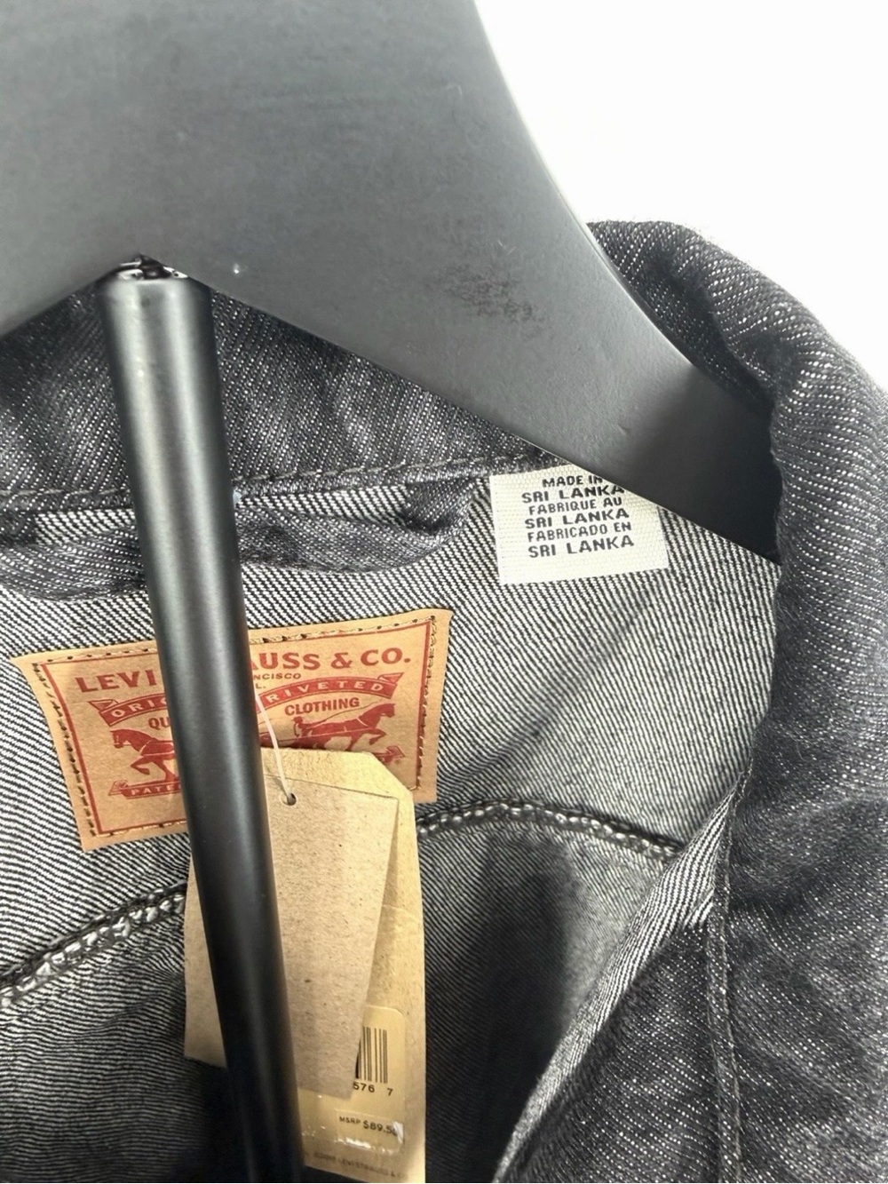 Levi's Ex-Boyfriend Fringe Trucker Denim Jacket Women’s Size M NWT - Picture 7 of 16